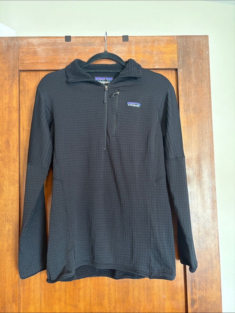 Patagonia Women’s Black Quarter-Zip Grid Fleece Pullover